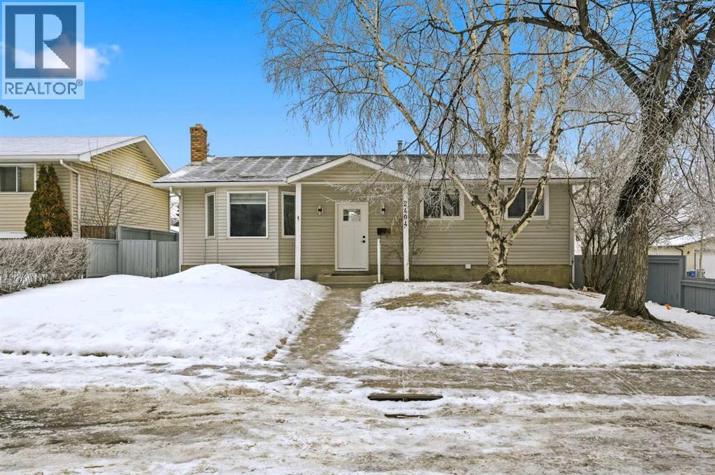 House for Sale in 2404 51 Street NE|Calgary, Alberta T1Y1C3