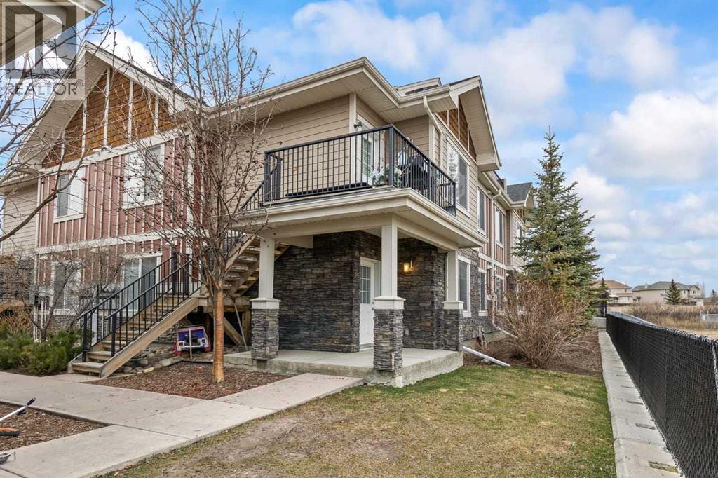Row / Townhouse for Sale in 5, 35 West Coach Manor SW|Calgary, Alberta T3H1R7