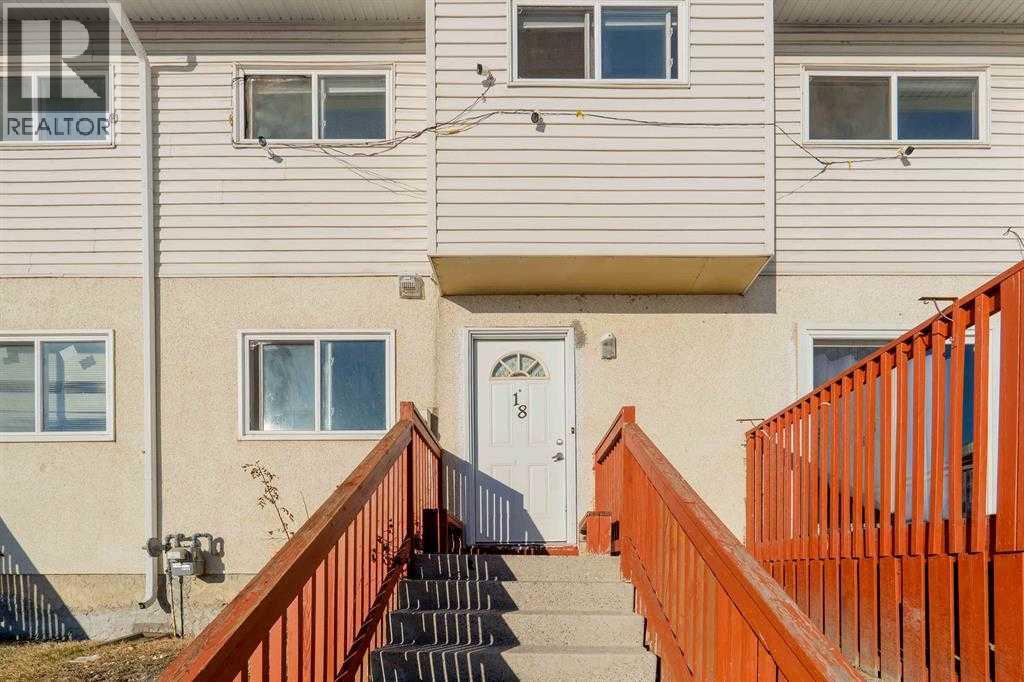 Row / Townhouse for Sale in 18, 4515 7 Avenue SE|Calgary, Alberta T2A5E4