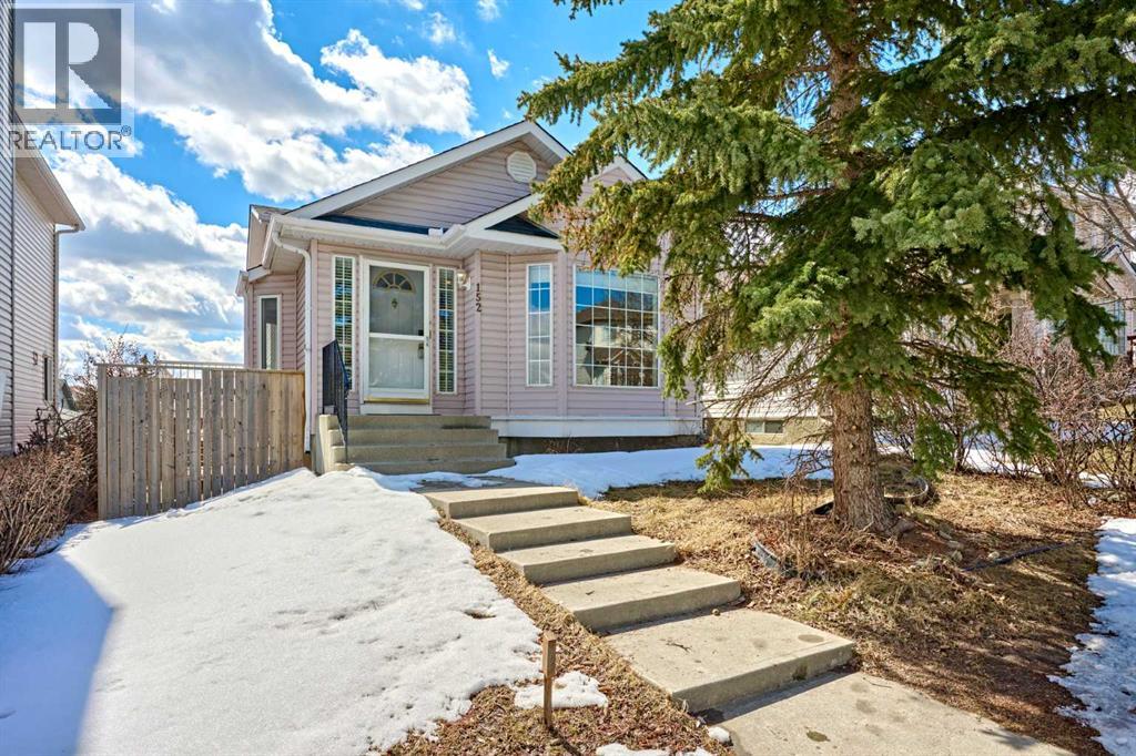 House for Sale in 152 HARVEST GOLD Heights NE|Calgary, Alberta T3K4H2