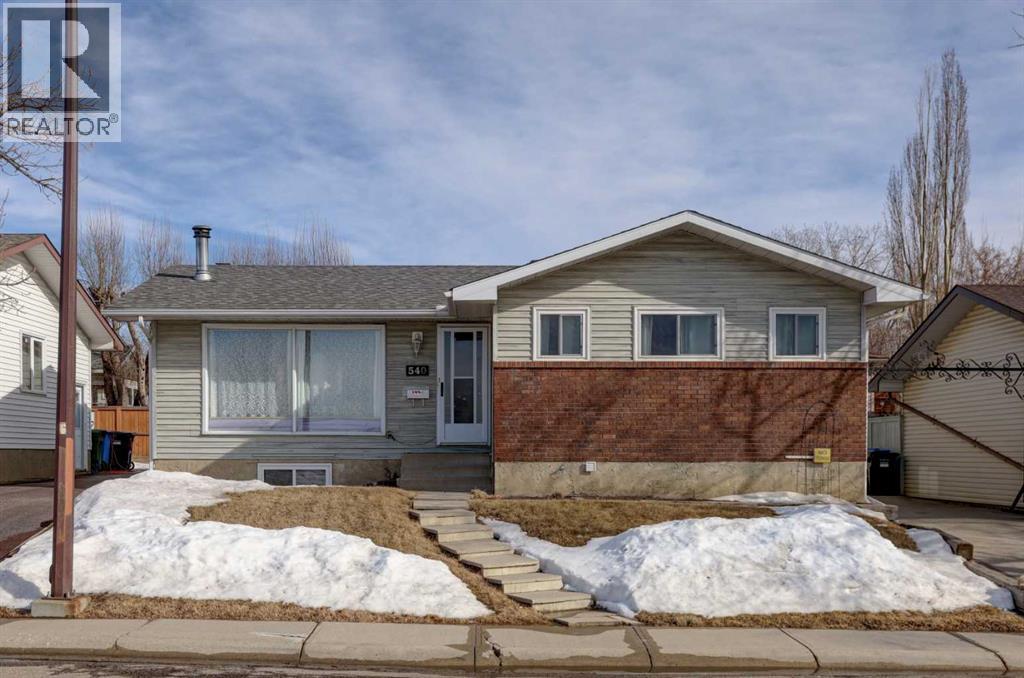 House for Sale in 540 Lysander Drive SE|Calgary, Alberta T2C1L7