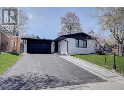 House – 34 ELLIOTWOOD COURT, Toronto – photo 1