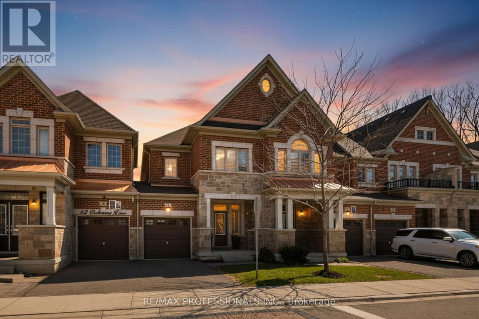 Row / Townhouse for Sale in 44 OAKMORE LANE|Brampton (Bram West), Ontario L6Y6H5 2