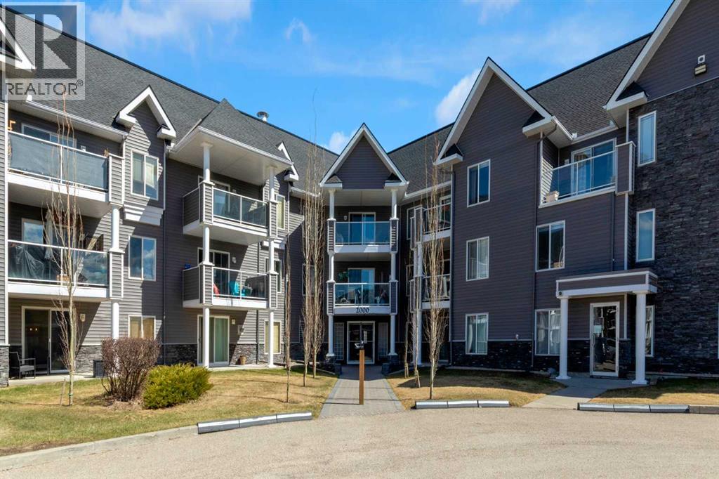 Apartment for Sale in 2212, 2212 Tuscarora Manor NW|Calgary, Alberta T3L2J9