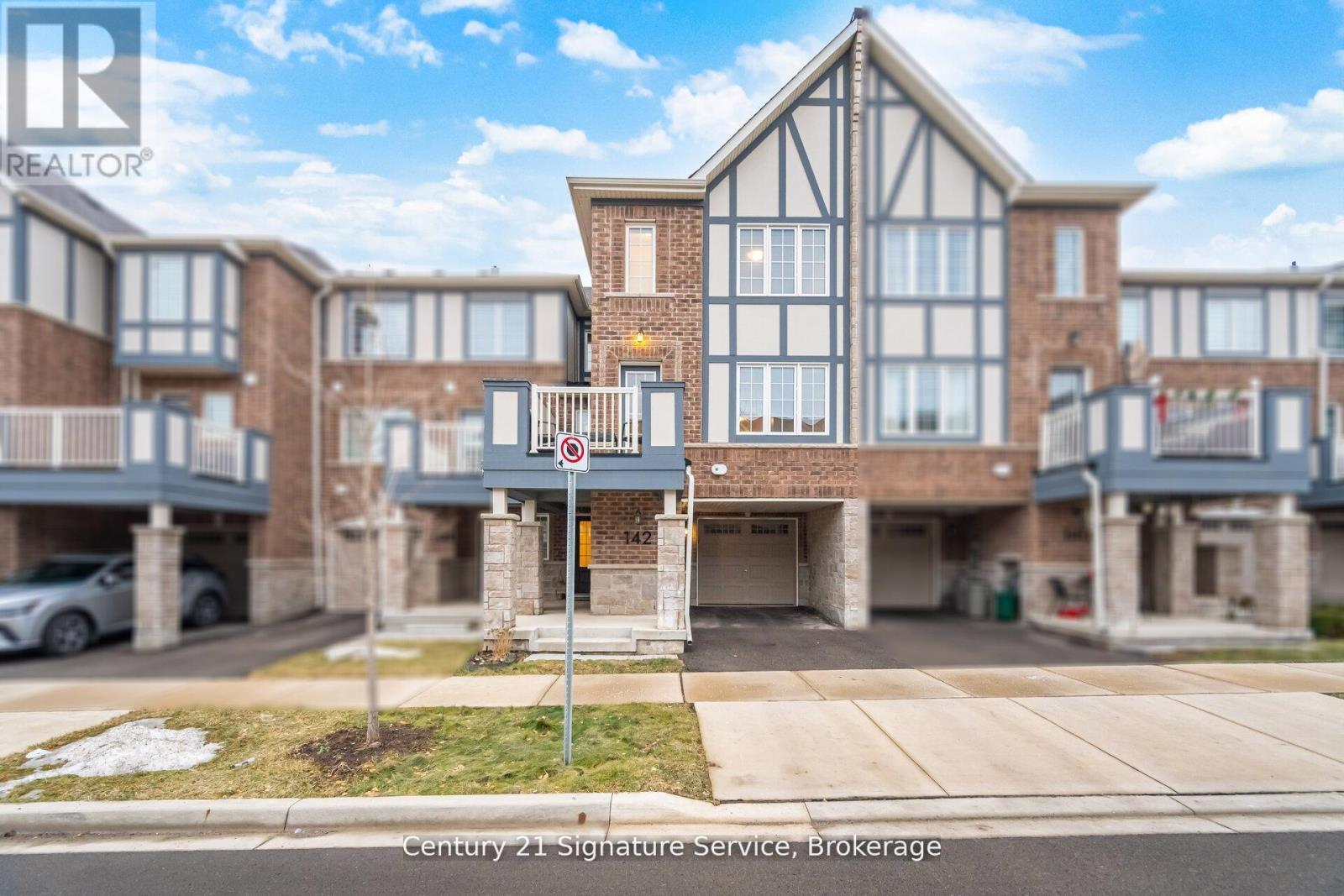 Row / Townhouse for Sale in 142 CHRISTOPHER ROAD|Oakville (GO Glenorchy), Ontario L6H0Y2 2