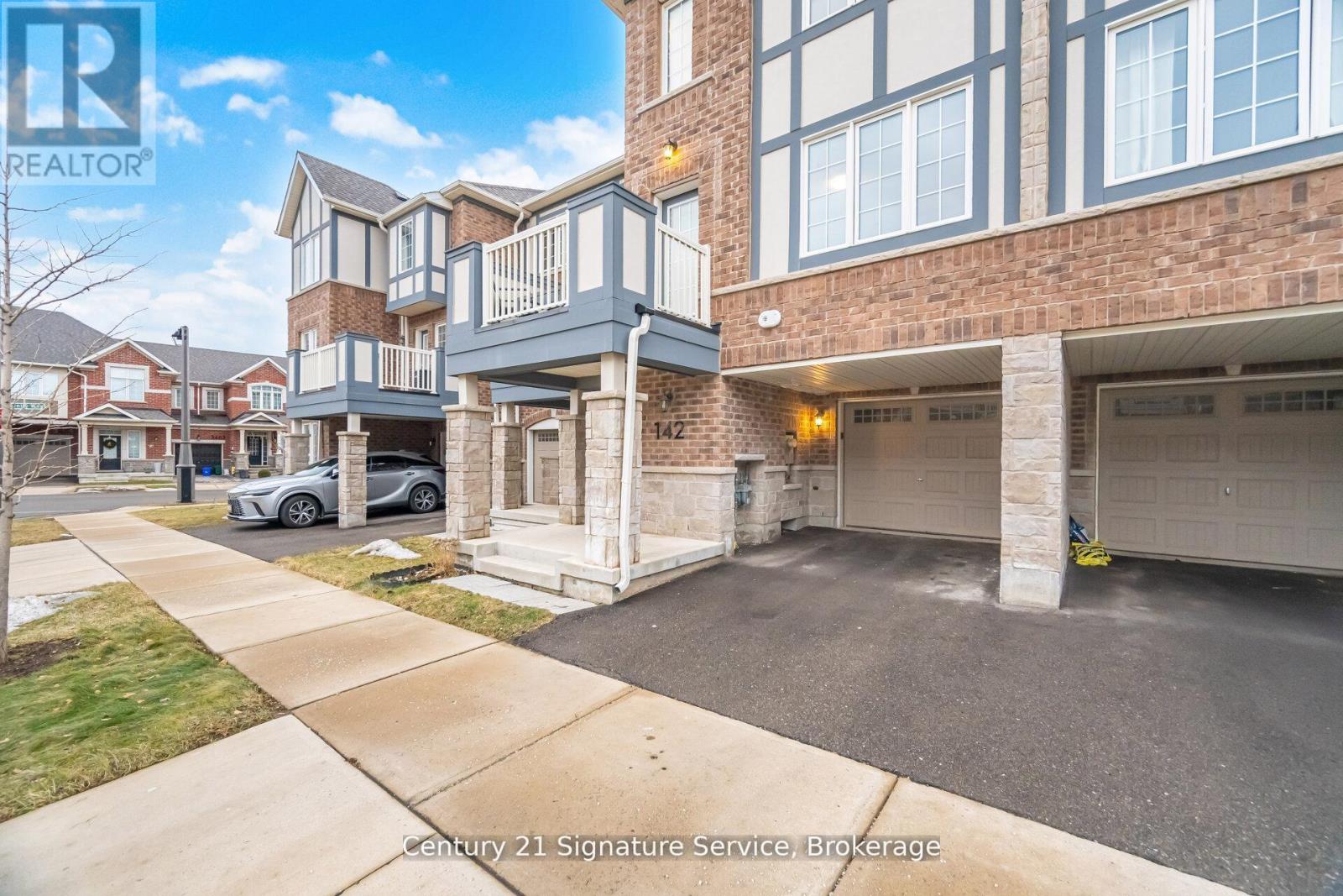 Row / Townhouse for Sale in 142 CHRISTOPHER ROAD|Oakville (GO Glenorchy), Ontario L6H0Y2 3