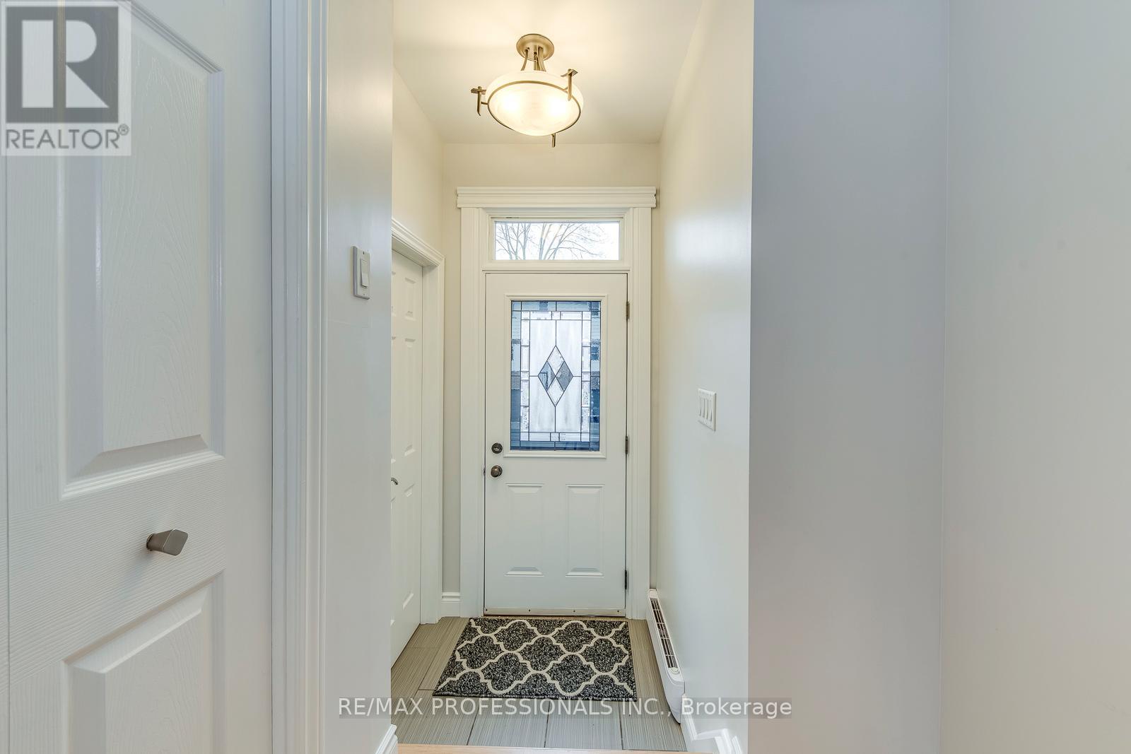 Row / Townhouse for Sale in 18 - 17 CENTENNIAL PARK ROAD|Toronto (Eringate-Centennial-West Deane), Ontario M9C4W8 4