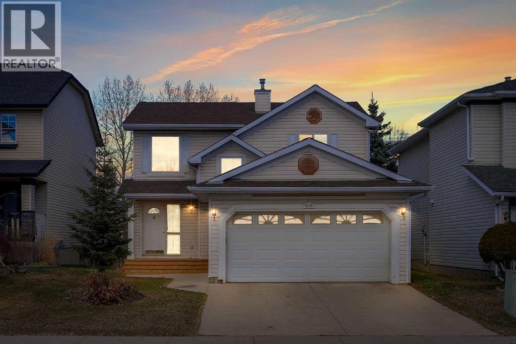 House for Sale in 416 Douglas Glen Close SE|Calgary, Alberta T2Z3A4