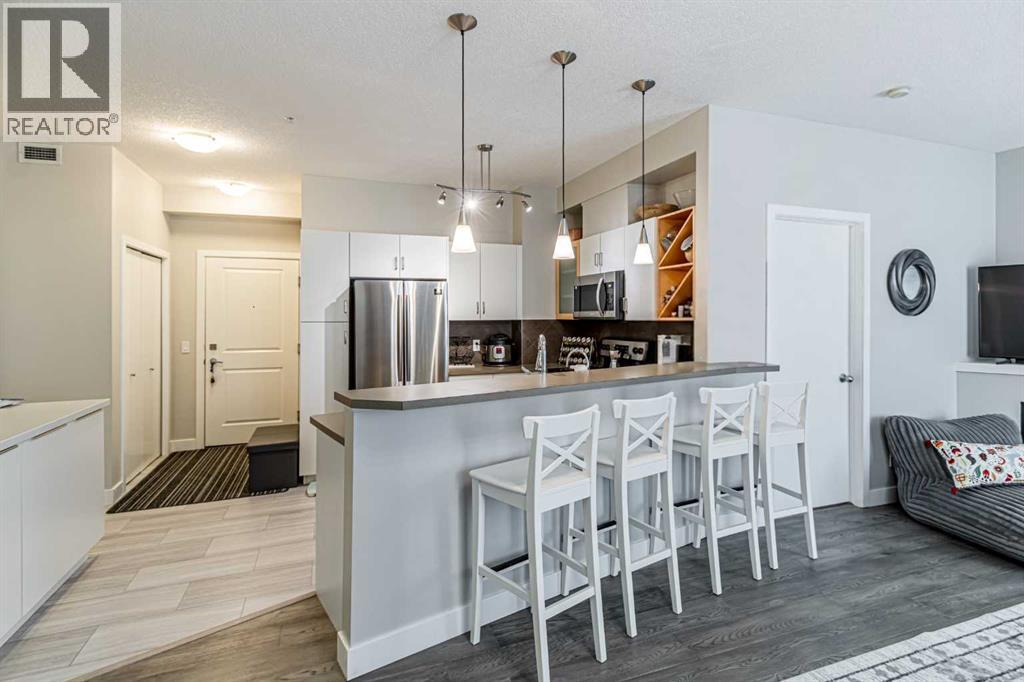 Apartment for Sale in 118, 3600 15A Street SW|Calgary, Alberta T2T5P8 4