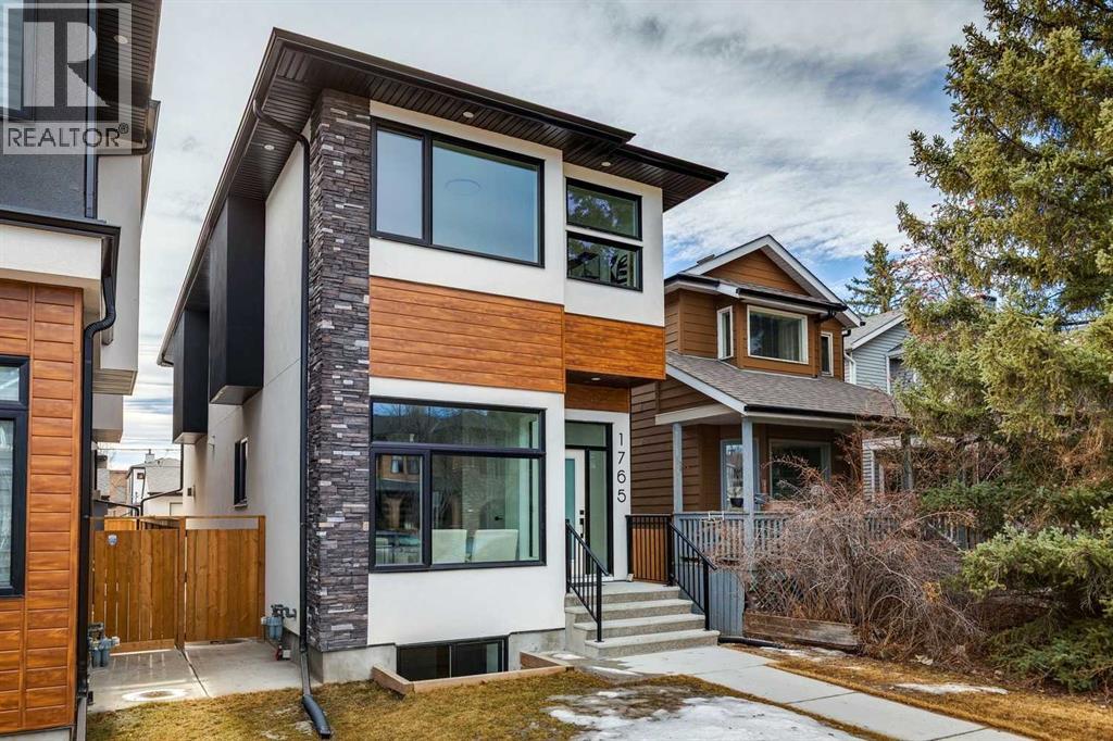 House for Sale in 1765 7 Avenue NW|Calgary, Alberta T2N0Z5
