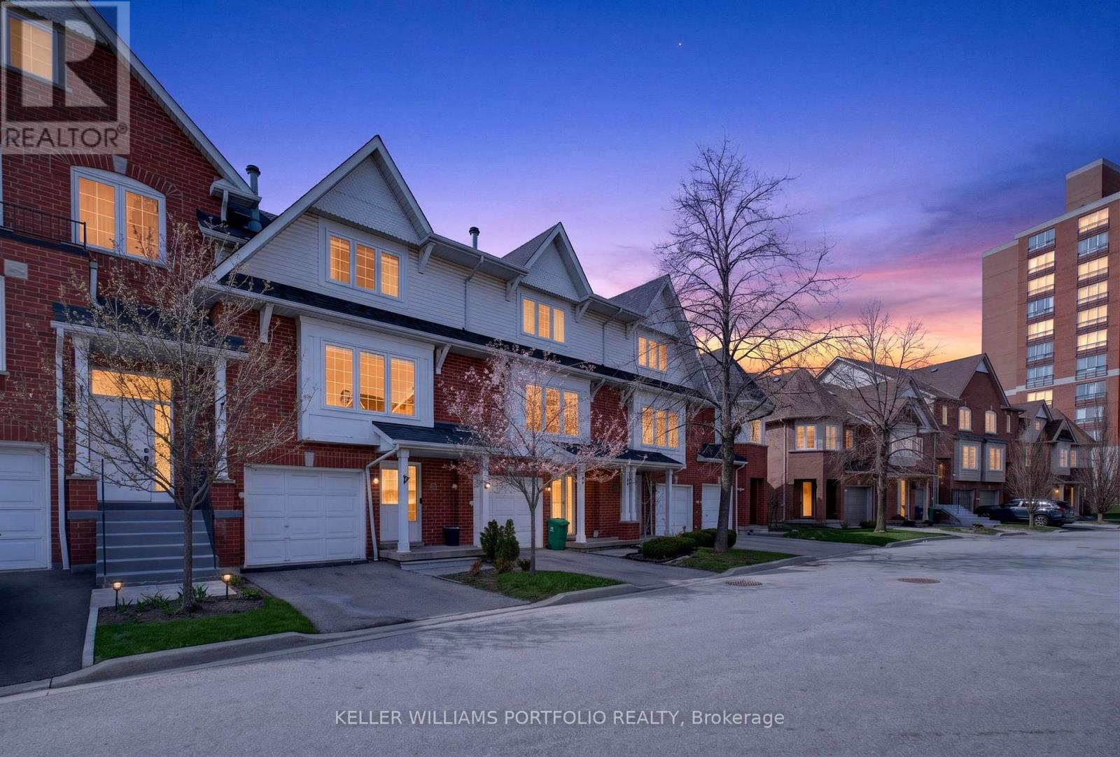 Row / Townhouse for Sale in 25 - 1575 SOUTH PARADE COURT|Mississauga (East Credit), Ontario L5M6E9 3