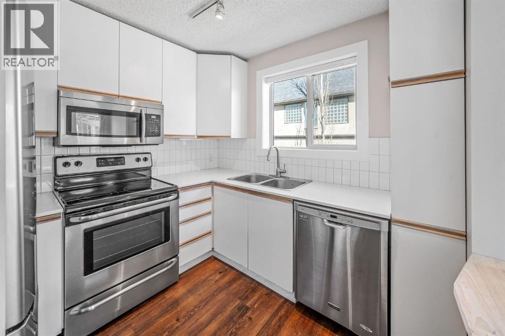 Apartment for Sale in 207, 808 Royal Avenue SW|Calgary, Alberta T2T0L3 2