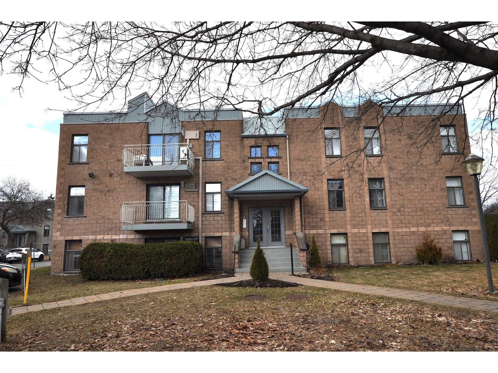 700 Mtée Montrougeau, #104, Laval (Fabreville), Quebec H7P5L1
