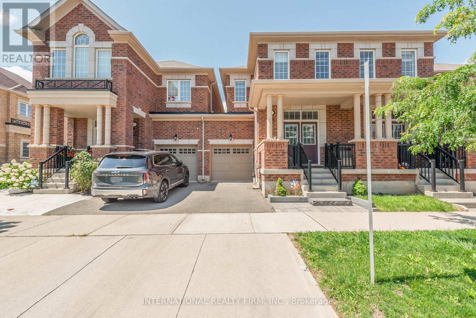 Row / Townhouse for Sale in 99 HUGUENOT ROAD|Oakville (GO Glenorchy), Ontario L6H0M3 3