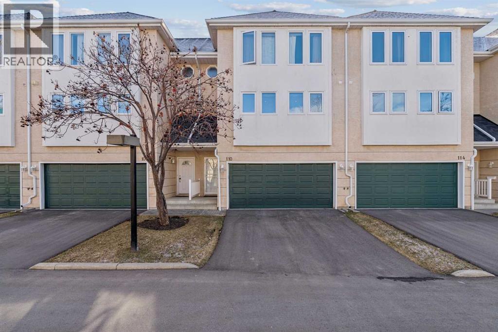 Row / Townhouse for Sale in 110 Candle Terrace SW|Calgary, Alberta T2W6G7