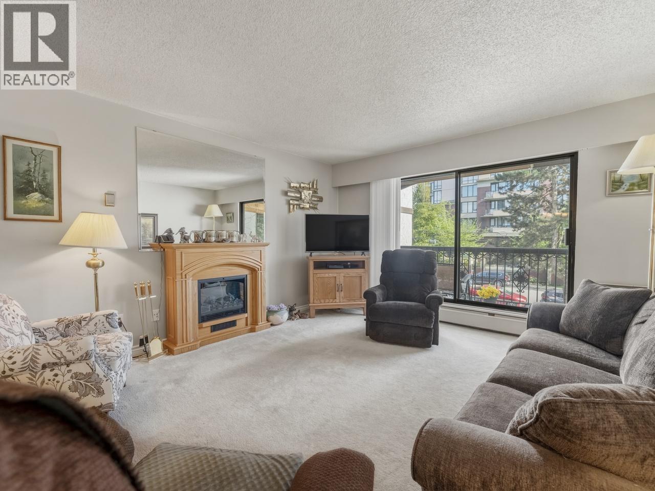 206 721 HAMILTON STREET, New Westminster, British Columbia V3M2M7