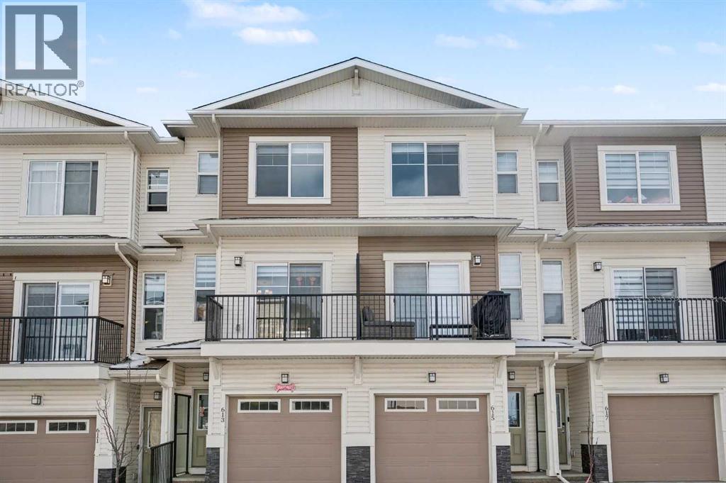 Row / Townhouse for Sale in 613 Sage Hill Grove NW|Calgary, Alberta T3R2A2