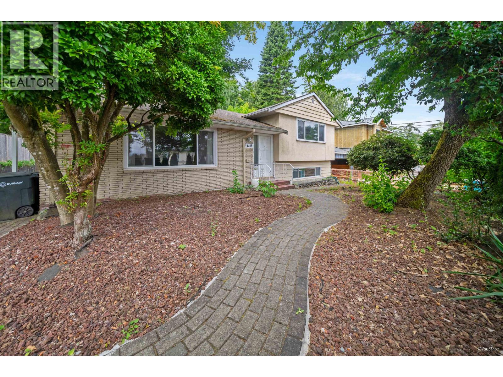 4366 GILPIN CRESCENT|Burnaby, British Columbia V5G2K4