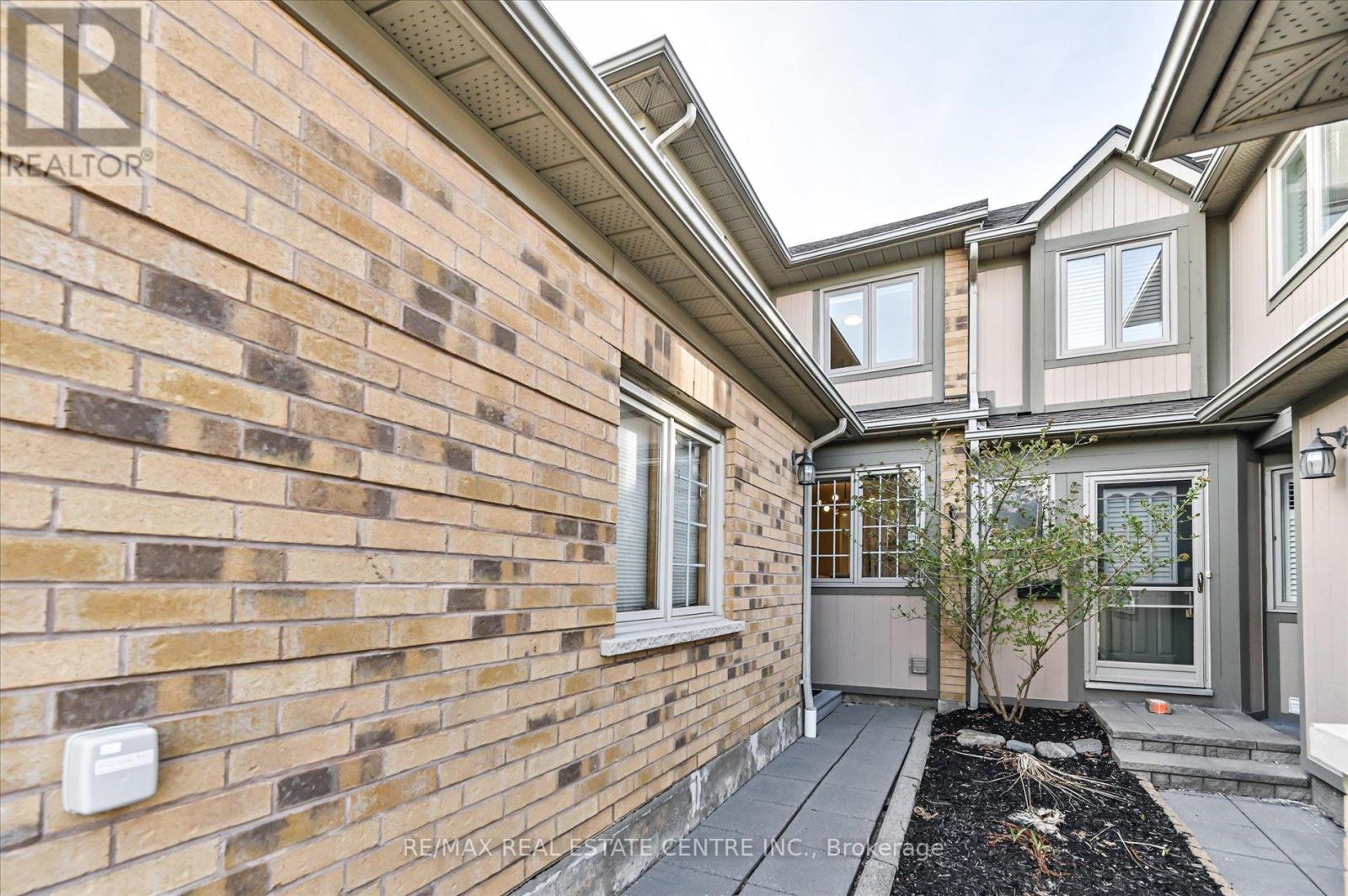 Row / Townhouse for Sale in 58 - 5662 GLEN ERIN DRIVE|Mississauga (Central Erin Mills), Ontario L5M6C4 5