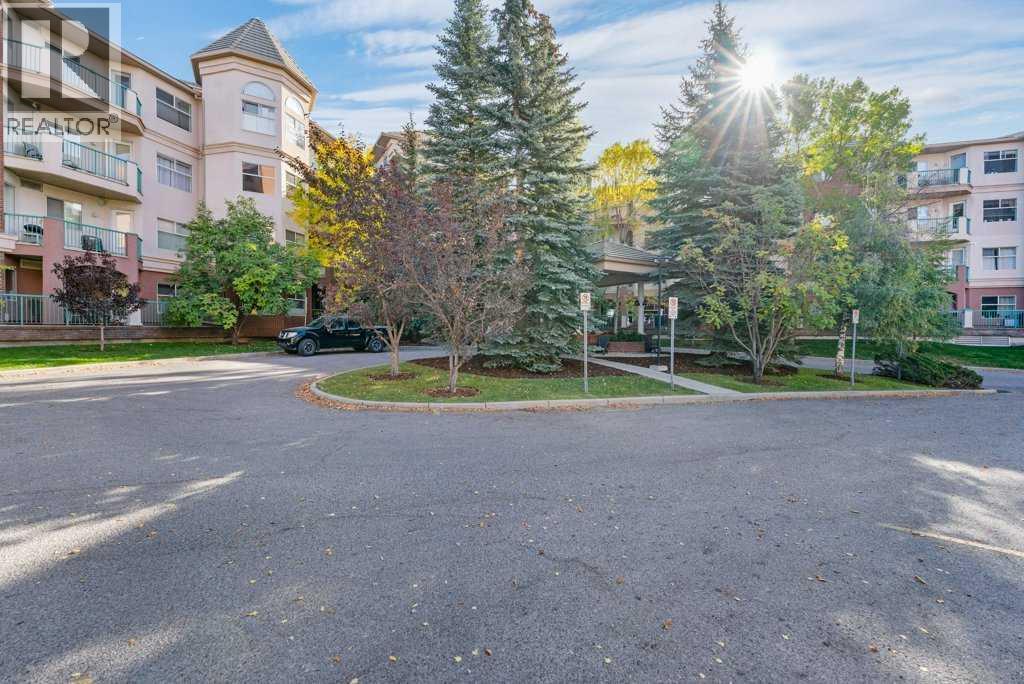 Apartment for Sale in 215, 200 Lincoln Way SW|Calgary, Alberta T3E7G7