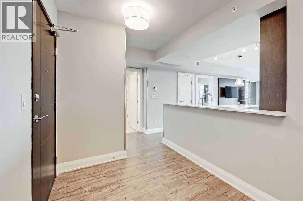 Apartment for Sale in 2205, 930 6 Avenue SW|Calgary, Alberta T2P1J3 2