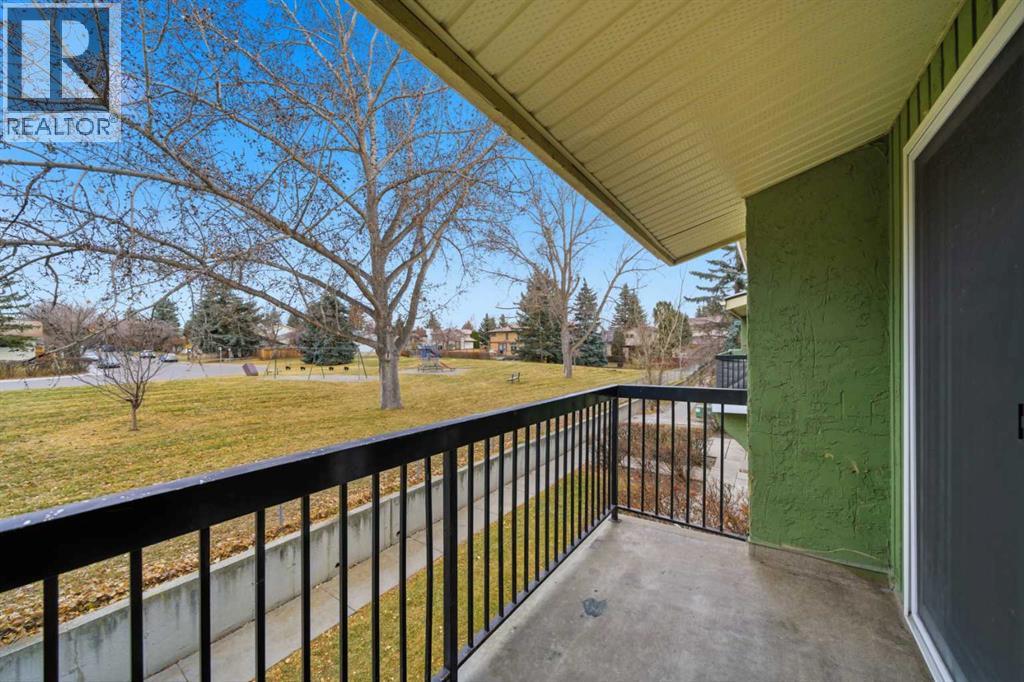 Row / Townhouse for Sale in 306, 2200 Woodview Drive SW|Calgary, Alberta T2W3N6 3