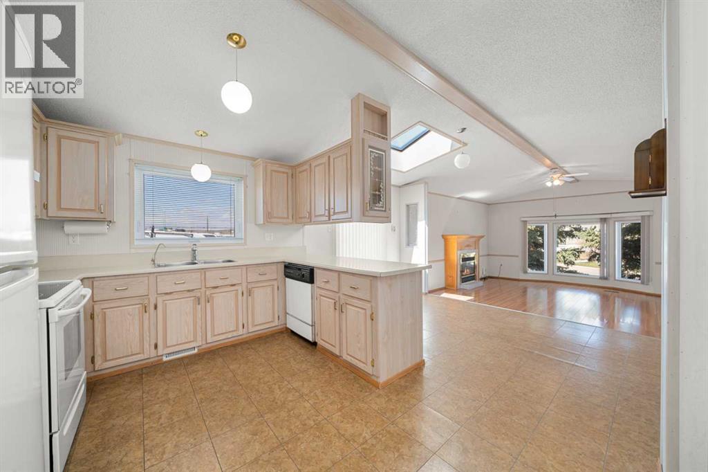 Mobile Home for Sale in 299, 99 Arbour Lake Road NW|Calgary, Alberta T3G4E4 2
