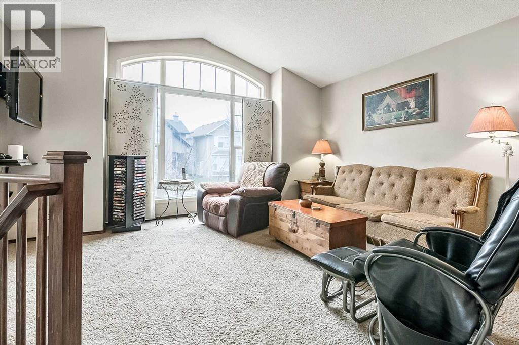 House for Sale in 59 Cranberry Place SE|Calgary, Alberta T3M0G9 5