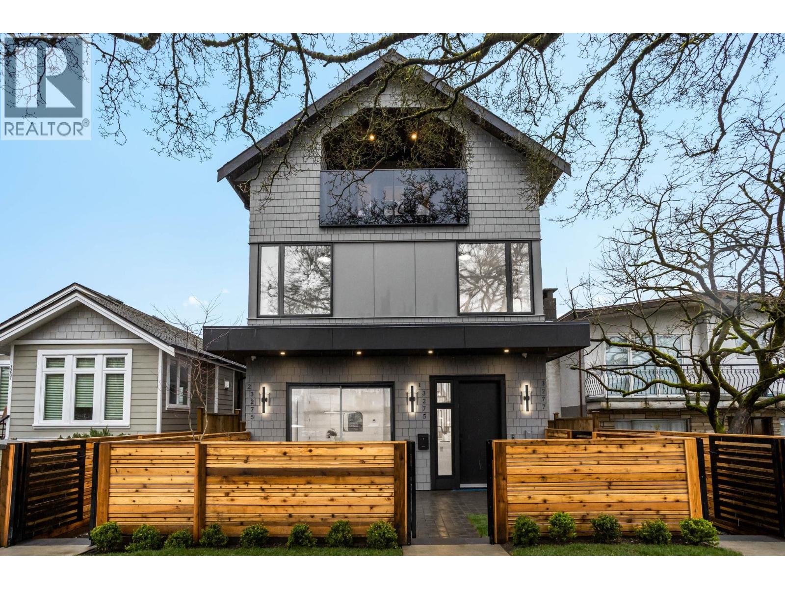 2 3275 GRAVELEY STREET|Vancouver, British Columbia V5K3K8