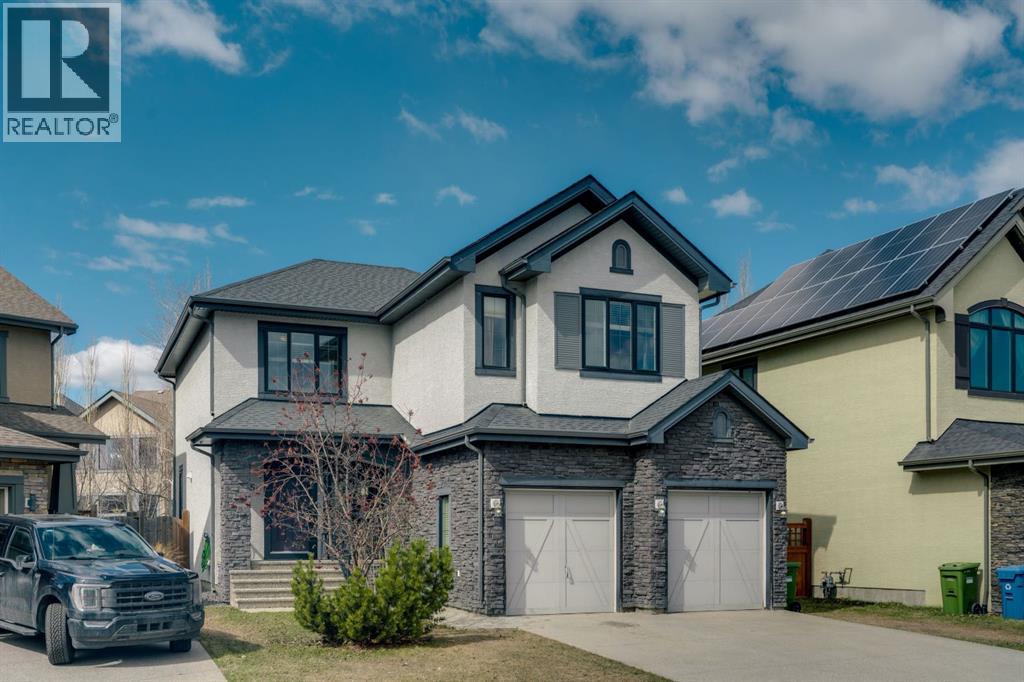 House for Sale in 52 West Coach Court SW|Calgary, Alberta T3H0N1