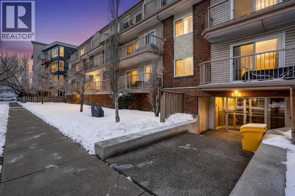 Apartment for Sale in 204, 809 4 Street NE|Calgary, Alberta T2E3S9 5