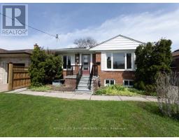 House – UPPER - 12 NORTH HEIGHTS ROAD, Toronto – photo 1