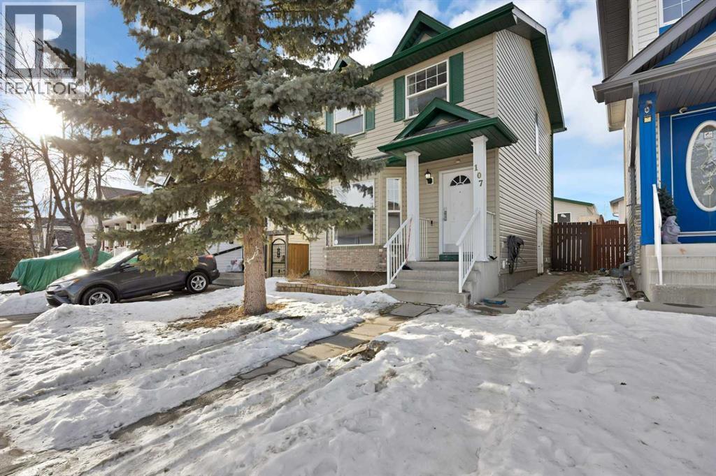 House for Sale in 107 Taravista Street NE|Calgary, Alberta T3J4S3 2