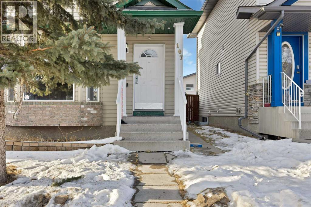 House for Sale in 107 Taravista Street NE|Calgary, Alberta T3J4S3 5