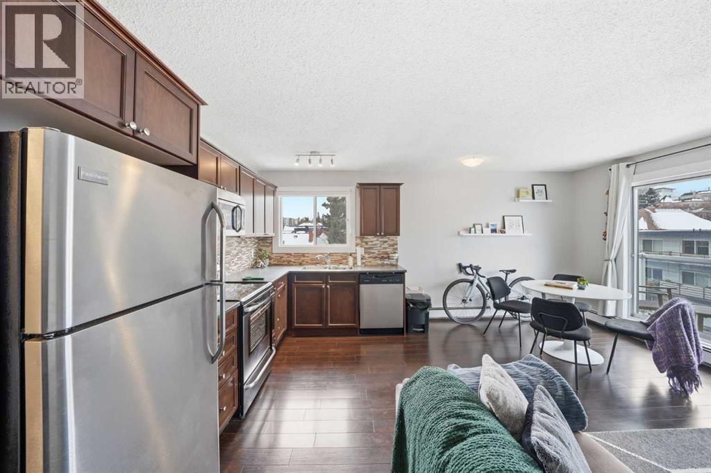 Apartment for Sale in 402, 2117 16 Street SW|Calgary, Alberta T2T4E5 5