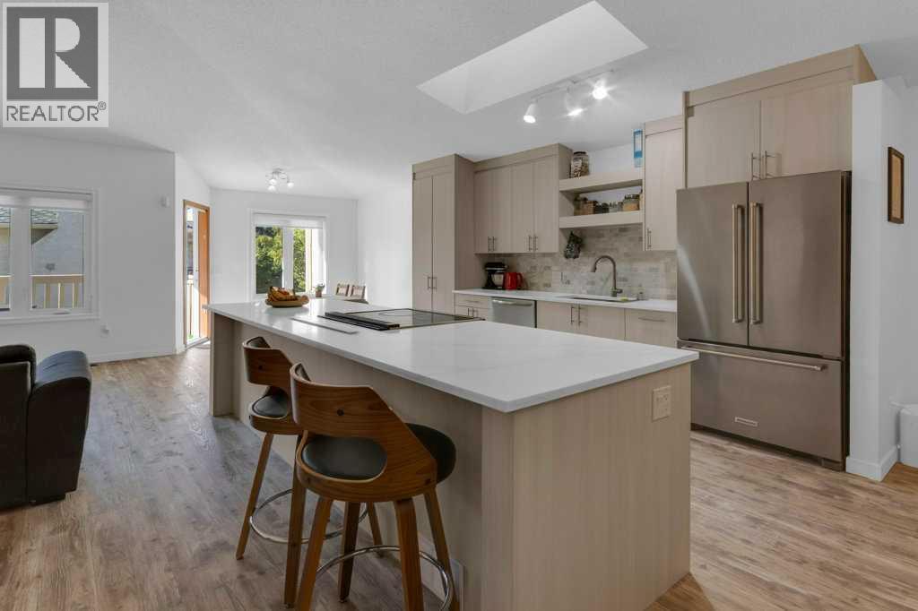 Row / Townhouse for Sale in 119 Edgepark Villas NW|Calgary, Alberta T3A3S2 3