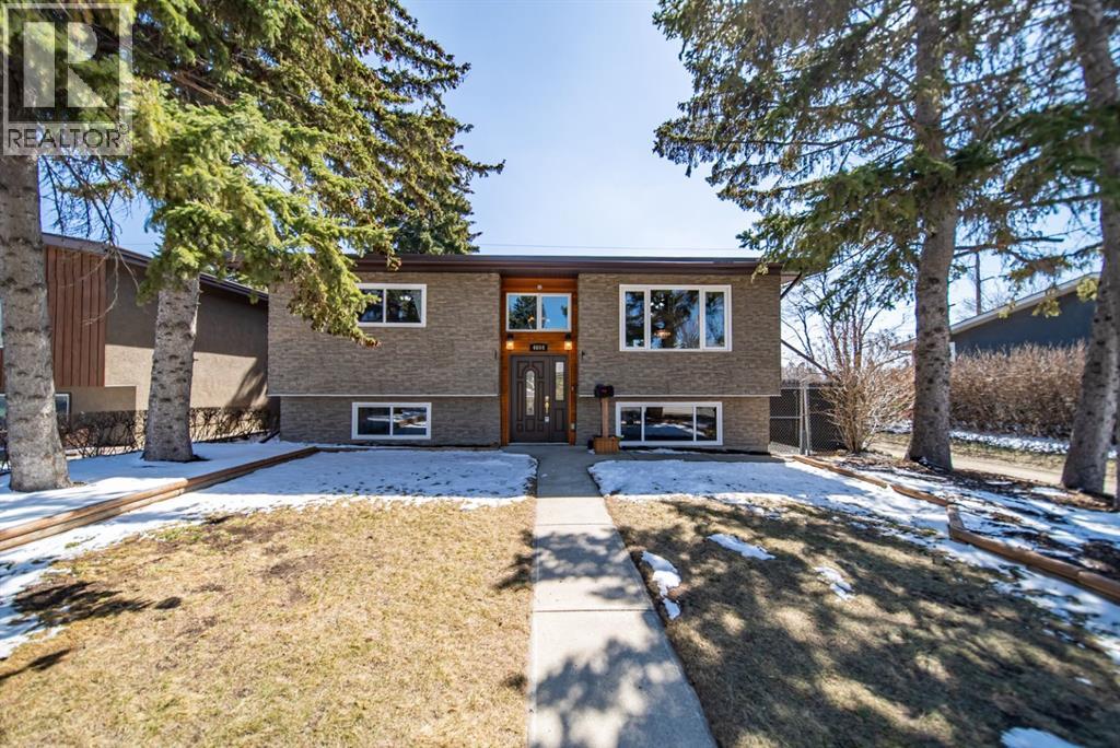 House for Sale in 4604 Namaka Crescent NW|Calgary, Alberta T2K2H6 3