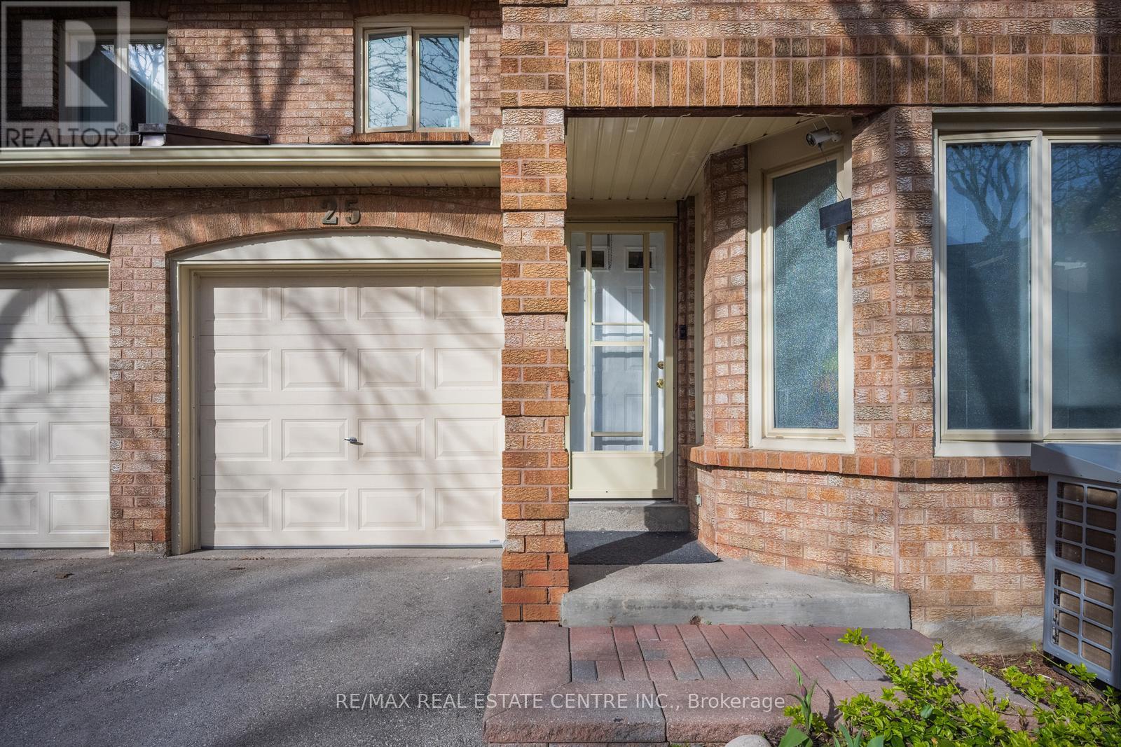 Row / Townhouse for Sale in 25 - 5020 DELAWARE DRIVE|Mississauga (Hurontario), Ontario L4Z3C7 3