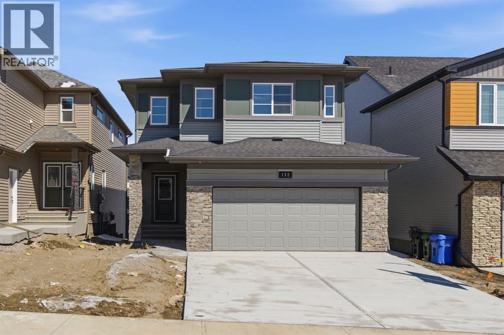 House for Sale in 132 Lewiston Drive NE|Calgary, Alberta T3P2H9 2