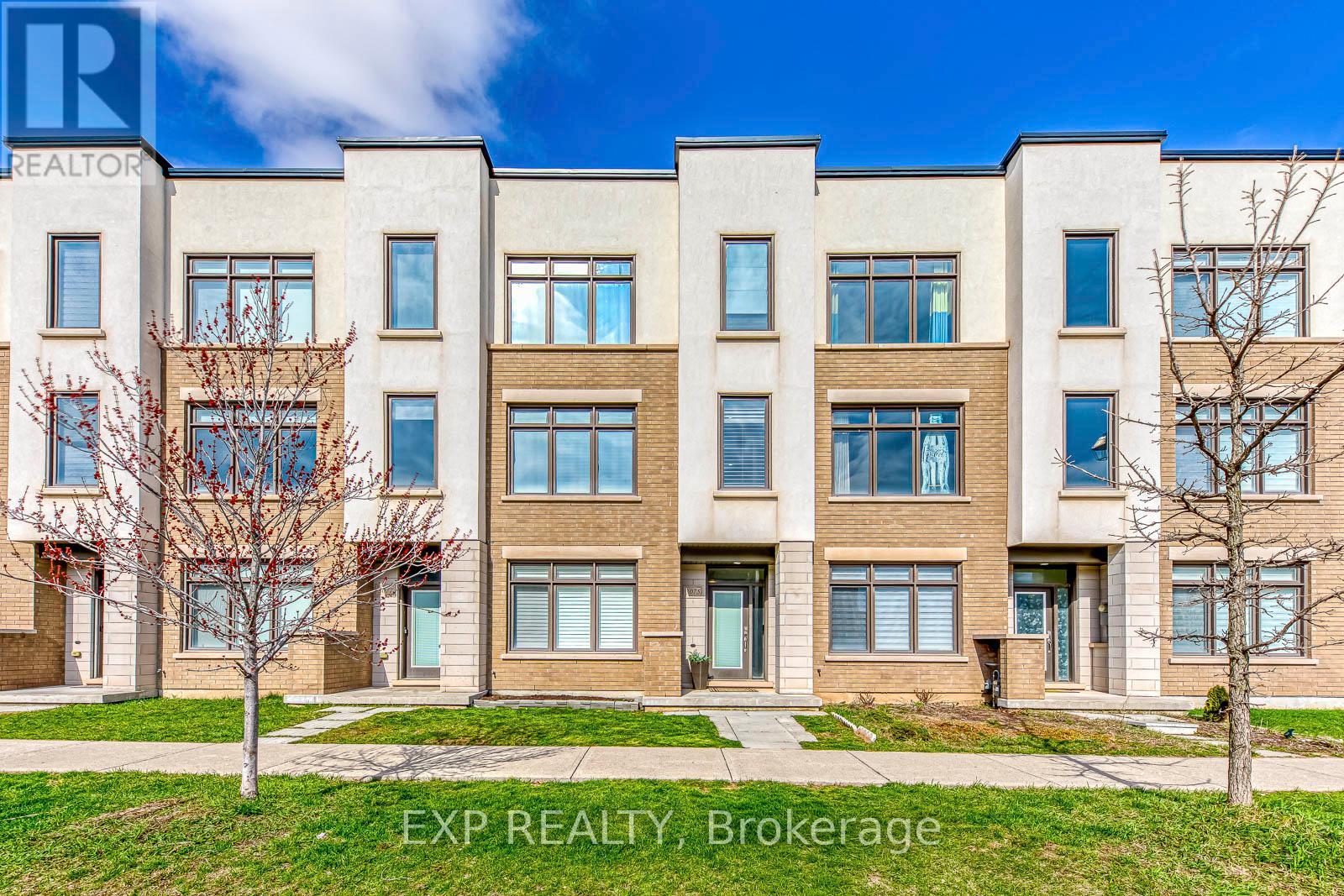 Row / Townhouse for Sale in 3075 ERNEST APPELBE BOULEVARD|Oakville (GO Glenorchy), Ontario L6H0M1