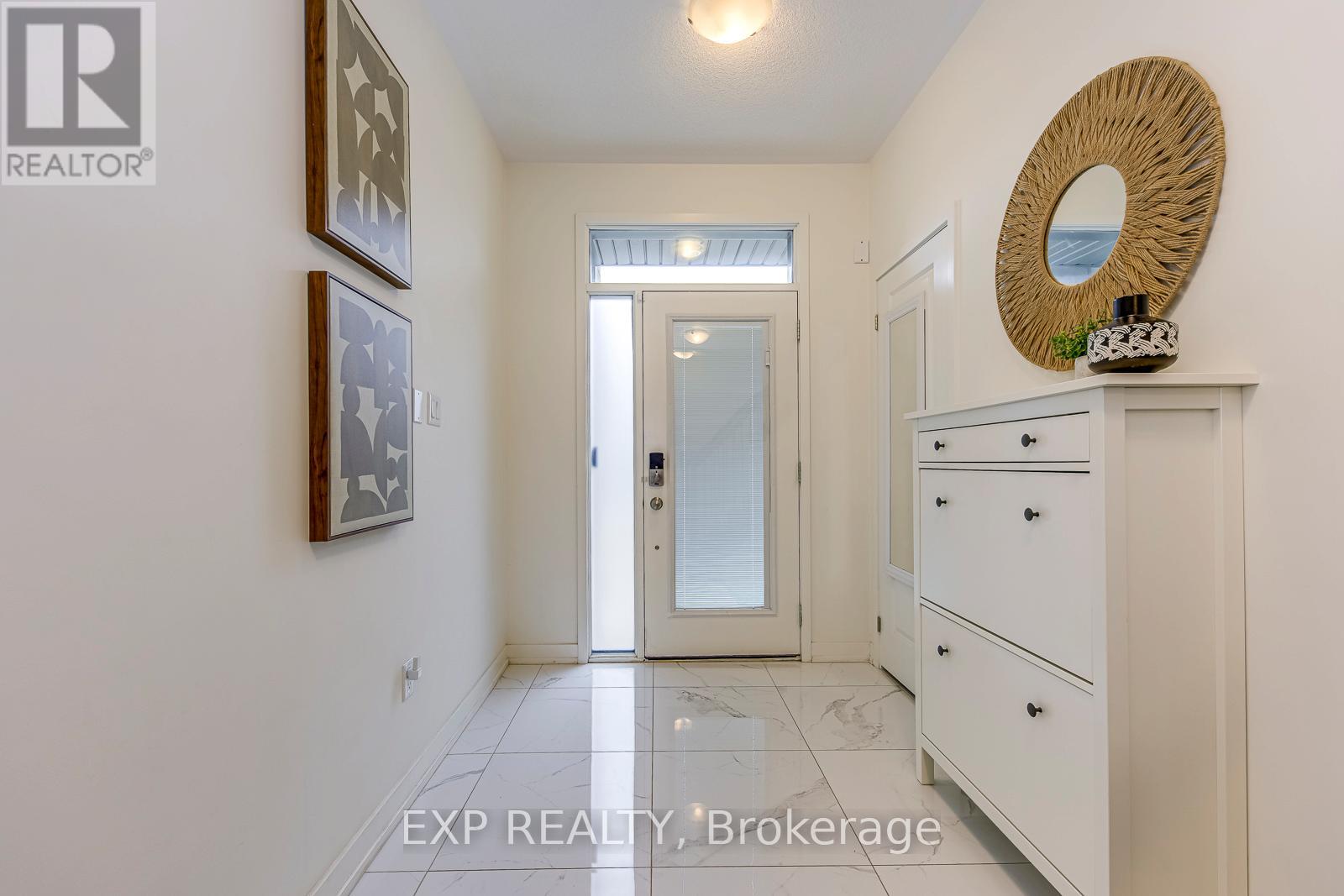 Row / Townhouse for Sale in 3075 ERNEST APPELBE BOULEVARD|Oakville (GO Glenorchy), Ontario L6H0M1 3