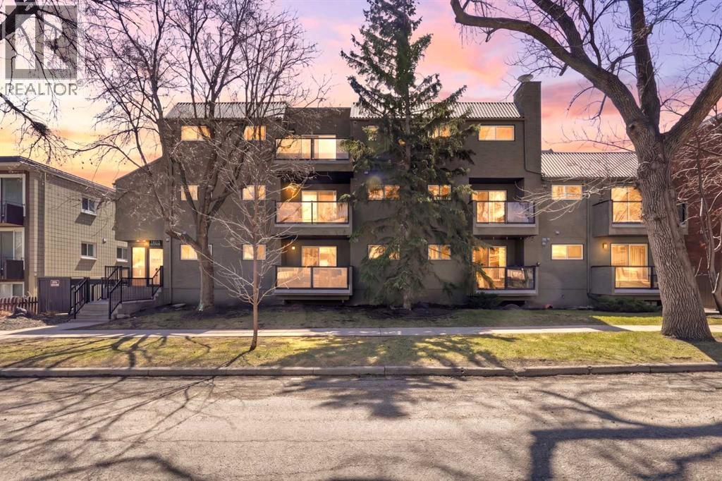 Apartment for Sale in 301, 333 5 Avenue NE|Calgary, Alberta T2E0K9 2