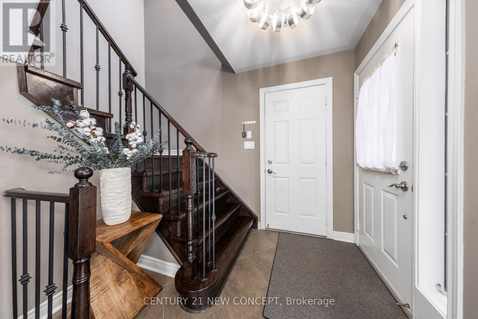 Row / Townhouse for Sale in 25 - 1905 BROAD HOLLOW GATE|Mississauga (Erin Mills), Ontario L5L5X2 2