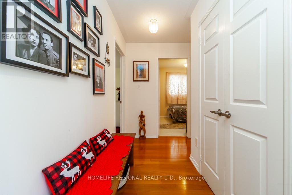 For sale: 20 ROSEMARIE CRESCENT, Whitby (Brooklin), Ontario L1M1G6 ...