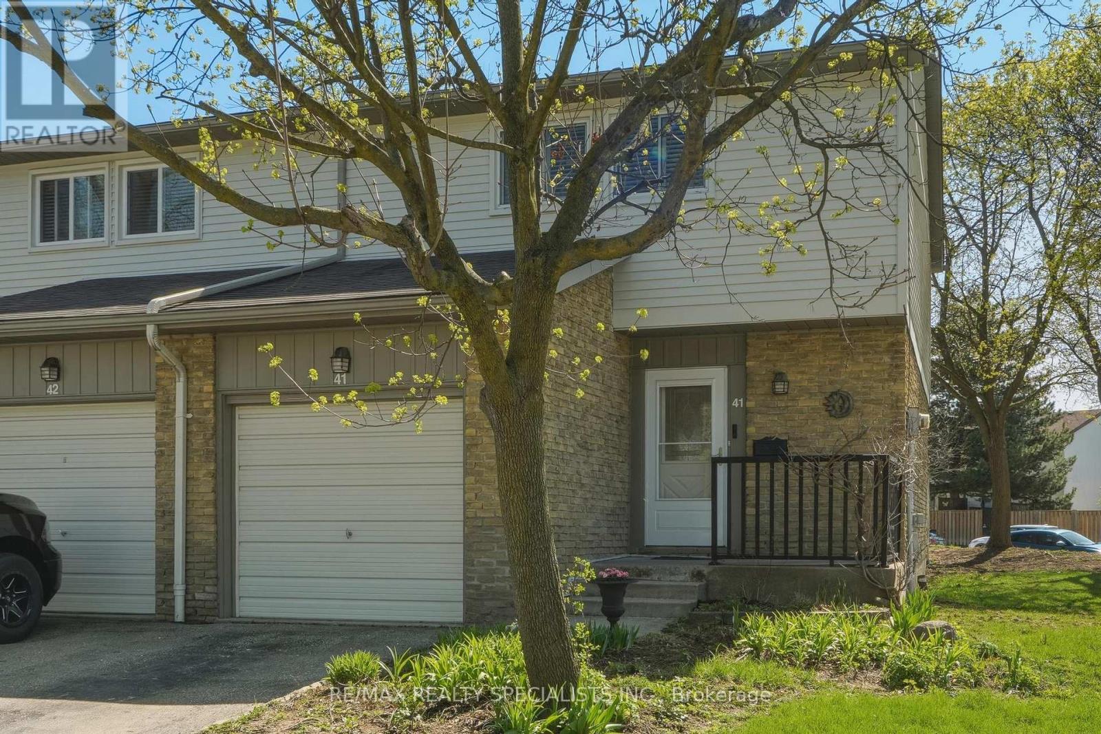 Row / Townhouse for Sale in 41 - 6779 GLEN ERIN DRIVE|Mississauga (Meadowvale), Ontario L5N2C1