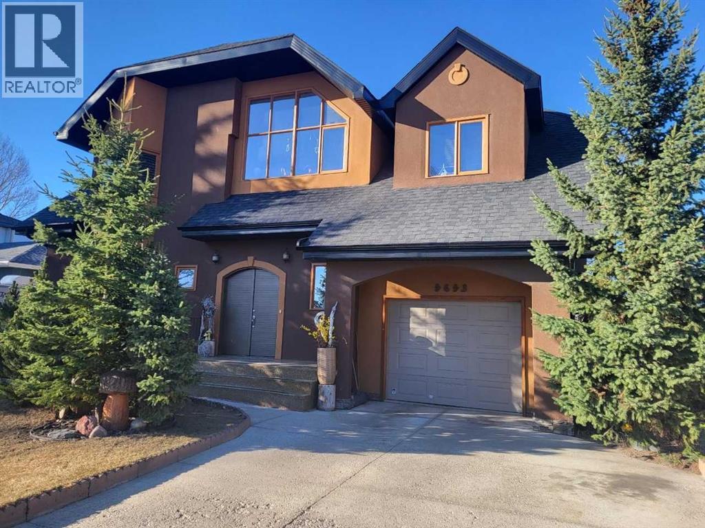 House for Sale in 4643 29 Avenue NW|Calgary, Alberta T3B0J1 3