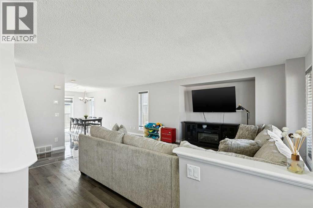 House for Sale in 178 Evansmeade Common NW|Calgary, Alberta T3P1E8 3