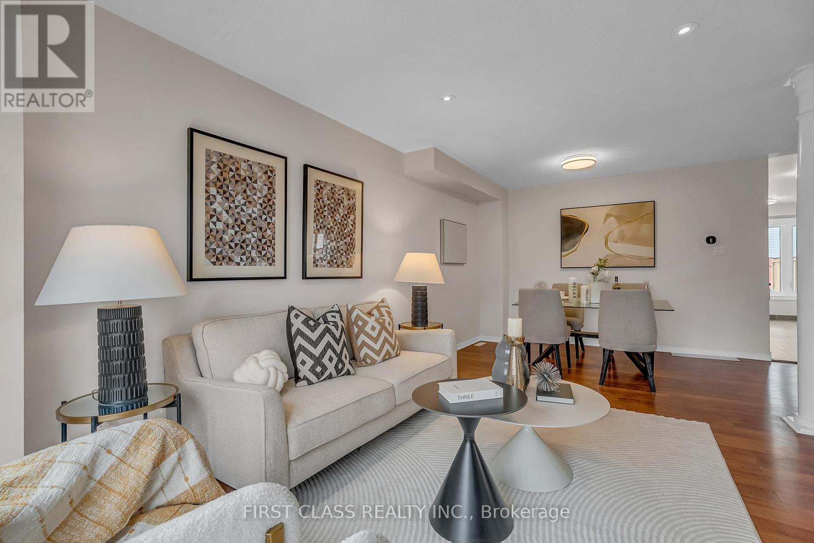 Row / Townhouse for Sale in 21 - 1485 TORRINGTON DRIVE|Mississauga (East Credit), Ontario L5V1Y3
