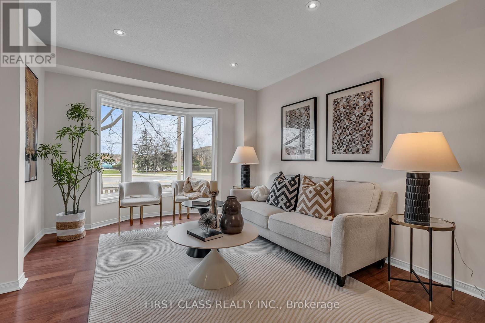 Row / Townhouse for Sale in 21 - 1485 TORRINGTON DRIVE|Mississauga (East Credit), Ontario L5V1Y3 4