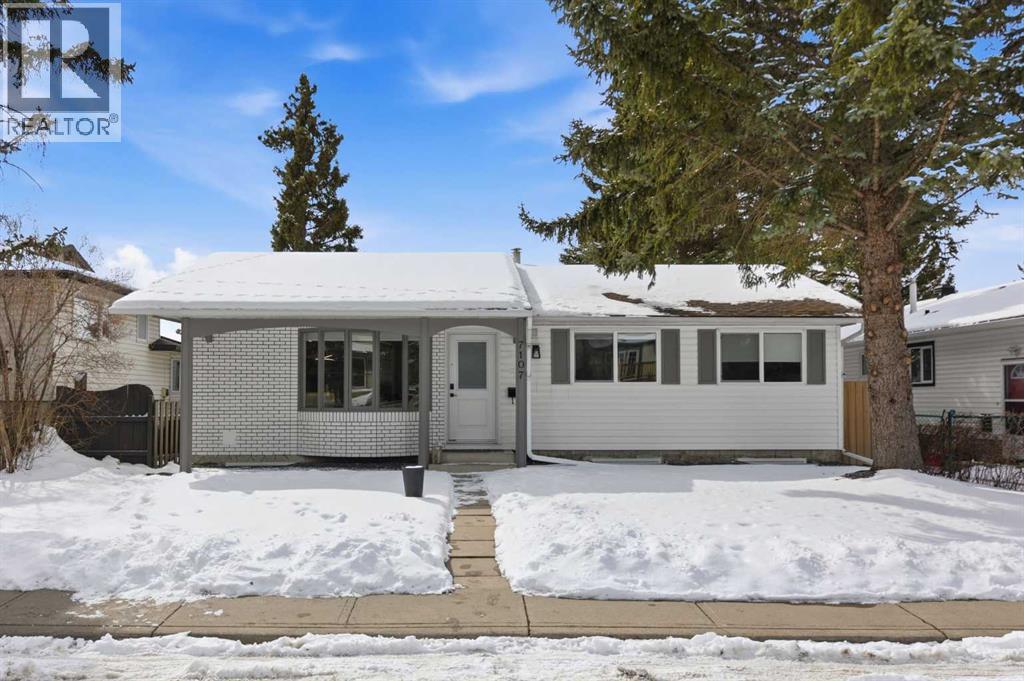 House for Sale in 7107 54 Avenue NW|Calgary, Alberta T3B3P5